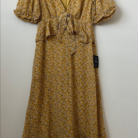 Lulus Anything Lovelier Yellow Floral Print Tiered Midi Dress Size: XS - Picture 5 of 9